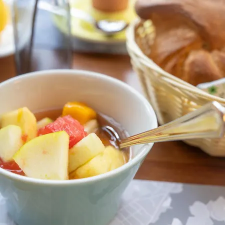 Jedermann Boutiquehotel Mit Stadtgarten 3*