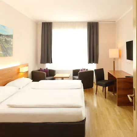 Hotel Jedermann Boutiquehotel Mit Stadtgarten 3*