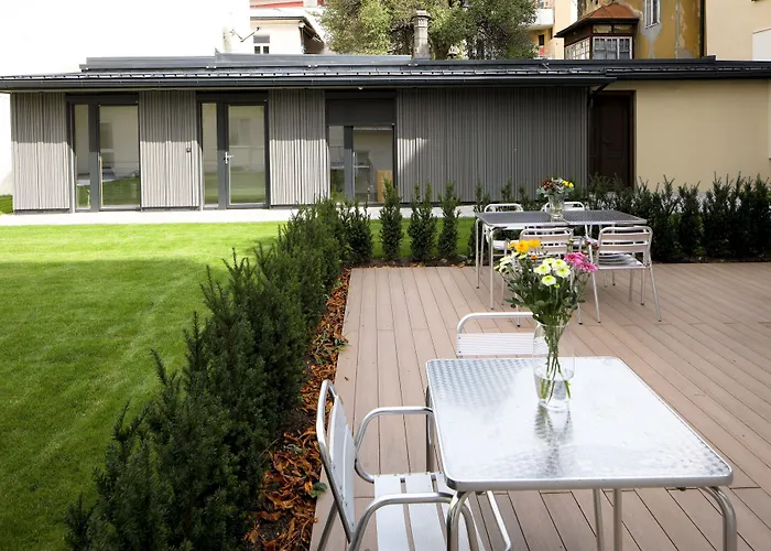 Jedermann Boutiquehotel Mit Stadtgarten 3*