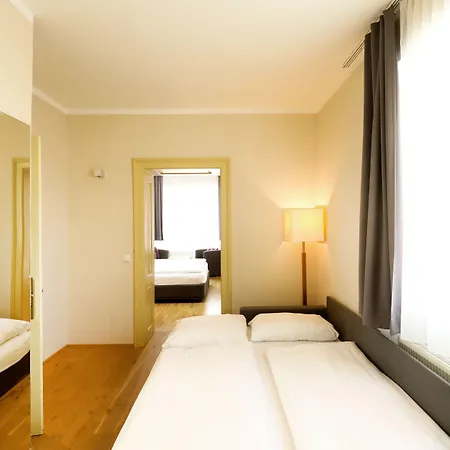 Jedermann Boutiquehotel Mit Stadtgarten 3* Зальцбург