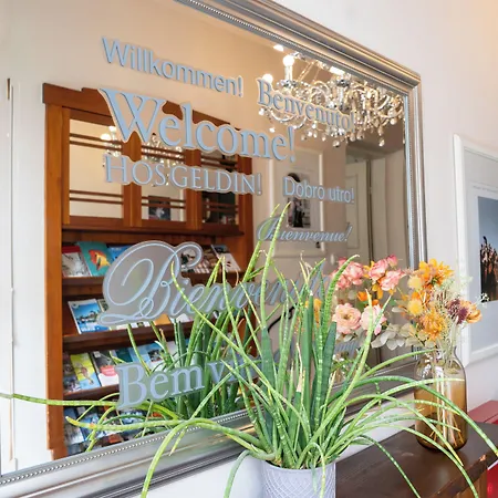 Jedermann Boutiquehotel Mit Stadtgarten Отель 3*