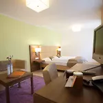 Hotel Jedermann Boutiquehotel Mit Stadtgarten Solnohrad