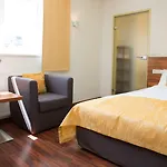 Jedermann Boutiquehotel Mit Stadtgarten 3*