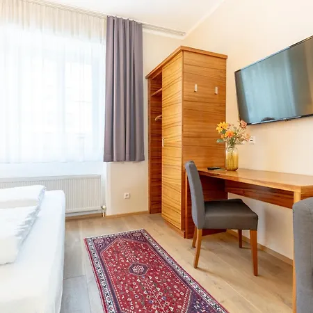 Hotel Jedermann Boutiquehotel Mit Stadtgarten