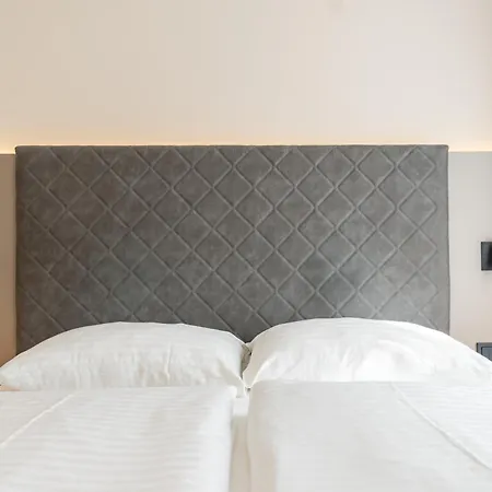 Jedermann Boutiquehotel Mit Stadtgarten Solnohrad