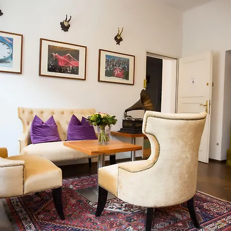 Jedermann Boutiquehotel Mit Stadtgarten Solnohrad