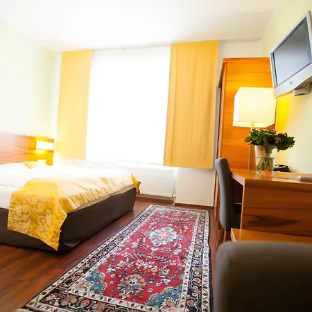 Jedermann Boutiquehotel Mit Stadtgarten Solnohrad