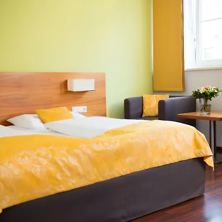 Jedermann Boutiquehotel Mit Stadtgarten Solnohrad