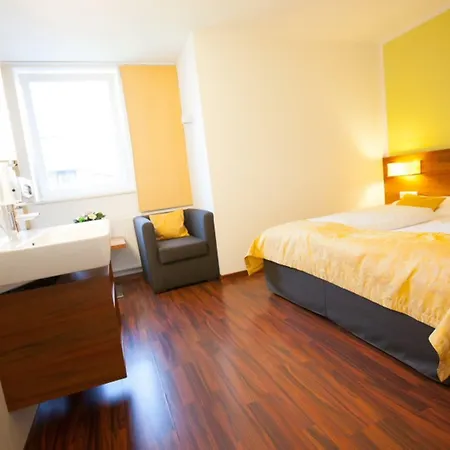 ホテル Jedermann Boutiquehotel Mit Stadtgarten
