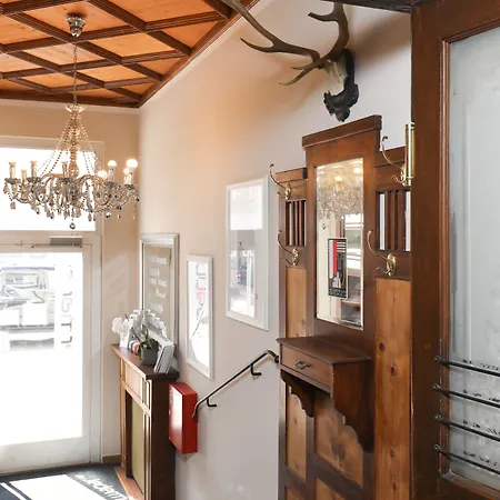 Hotel Jedermann Boutiquehotel Mit Stadtgarten Solnohrad