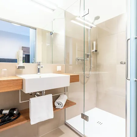 酒店 Jedermann Boutiquehotel Mit Stadtgarten