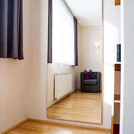 Jedermann Boutiquehotel Mit Stadtgarten 3*