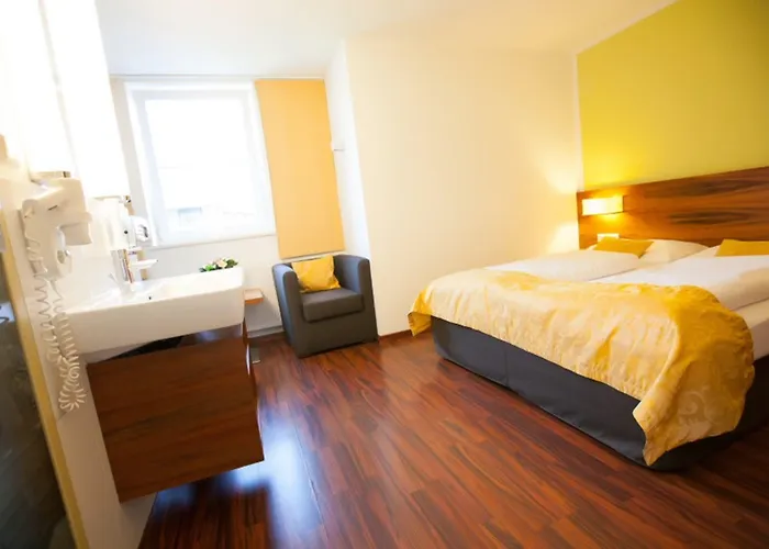 Szálloda Jedermann Boutiquehotel Mit Stadtgarten