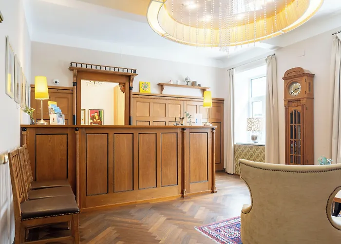 Jedermann Boutiquehotel Mit Stadtgarten Szálloda 3*