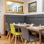 Jedermann Boutiquehotel Mit Stadtgarten Отель 3*