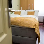 Jedermann Boutiquehotel Mit Stadtgarten Отель