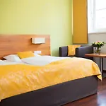 Jedermann Boutiquehotel Mit Stadtgarten Зальцбург