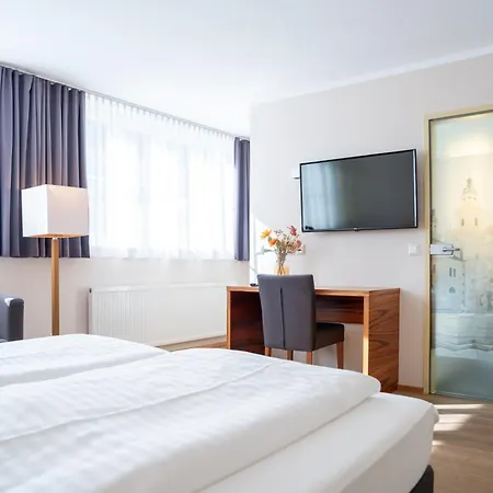 Jedermann Boutiquehotel Mit Stadtgarten 酒店