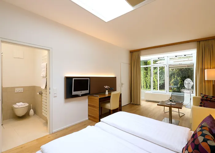 Jedermann Boutiquehotel Mit Stadtgarten 3*