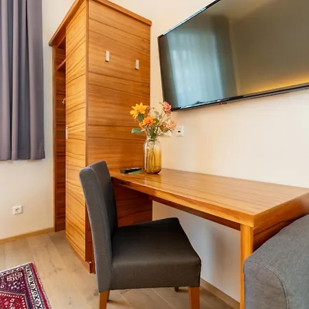 Jedermann Boutiquehotel Mit Stadtgarten Hotel 3*