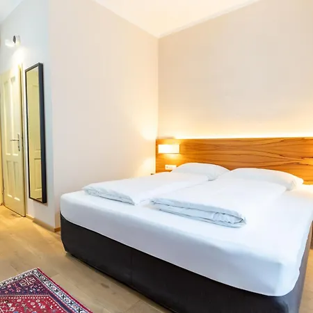 Jedermann Boutiquehotel Mit Stadtgarten Salzburg