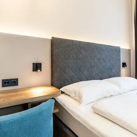 Jedermann Boutiquehotel Mit Stadtgarten 3* Salzburg
