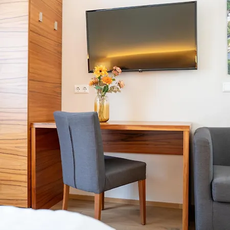 Jedermann Boutiquehotel Mit Stadtgarten